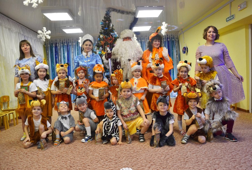 Сегодня прошёл новогодний утренник у воспитанников средней группы «Приключения в новогоднем лесу»