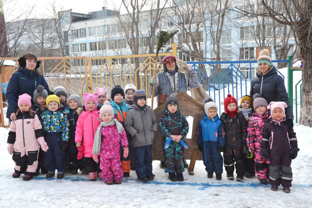 25 января прошёл спортивный досуг у воспитанников средней группы «Зимние забавы с Бабой Ягой»